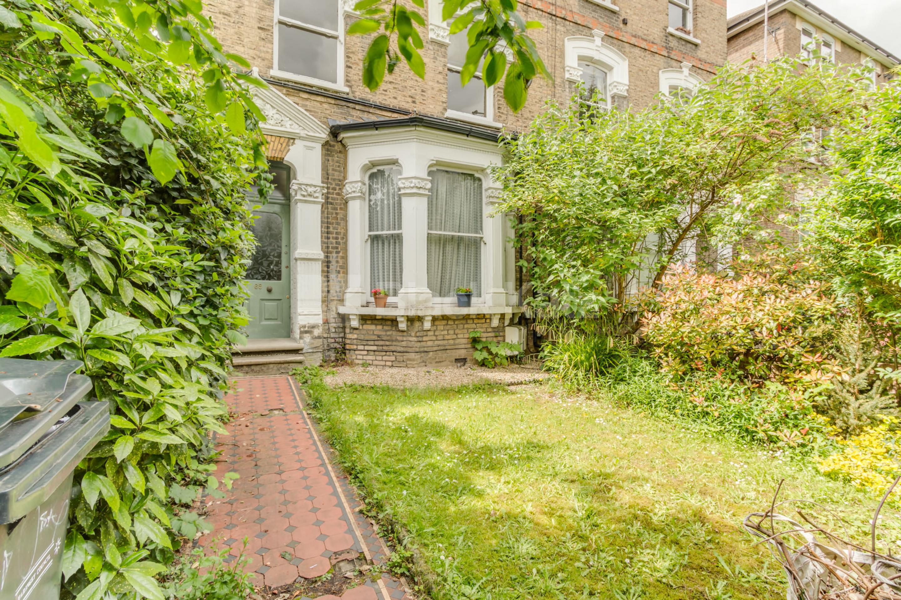 			2 Bedroom, 1 bath, 1 reception Flat			 Middle Lane, CROUCH END N8